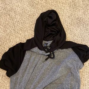 UA hooded shirt sleeve